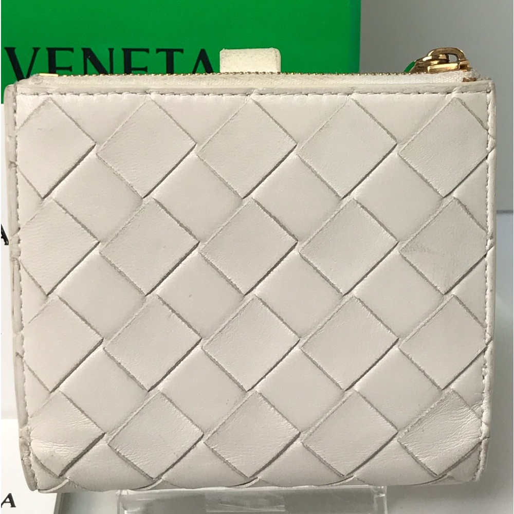 Bottega Veneta Intrecciato Lambskin Leather Wallet ๐ - Picture 4 of 17